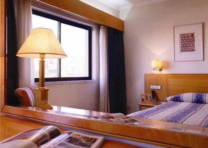 Vip Executive Zurique מלון 3*